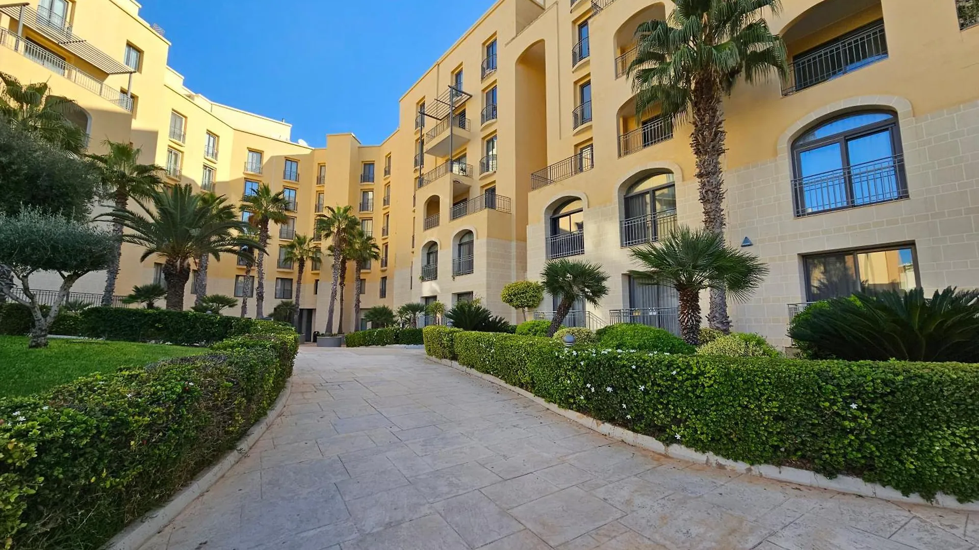Stunning Seafront Portomaso Apartment Saint Julian's 0*,
