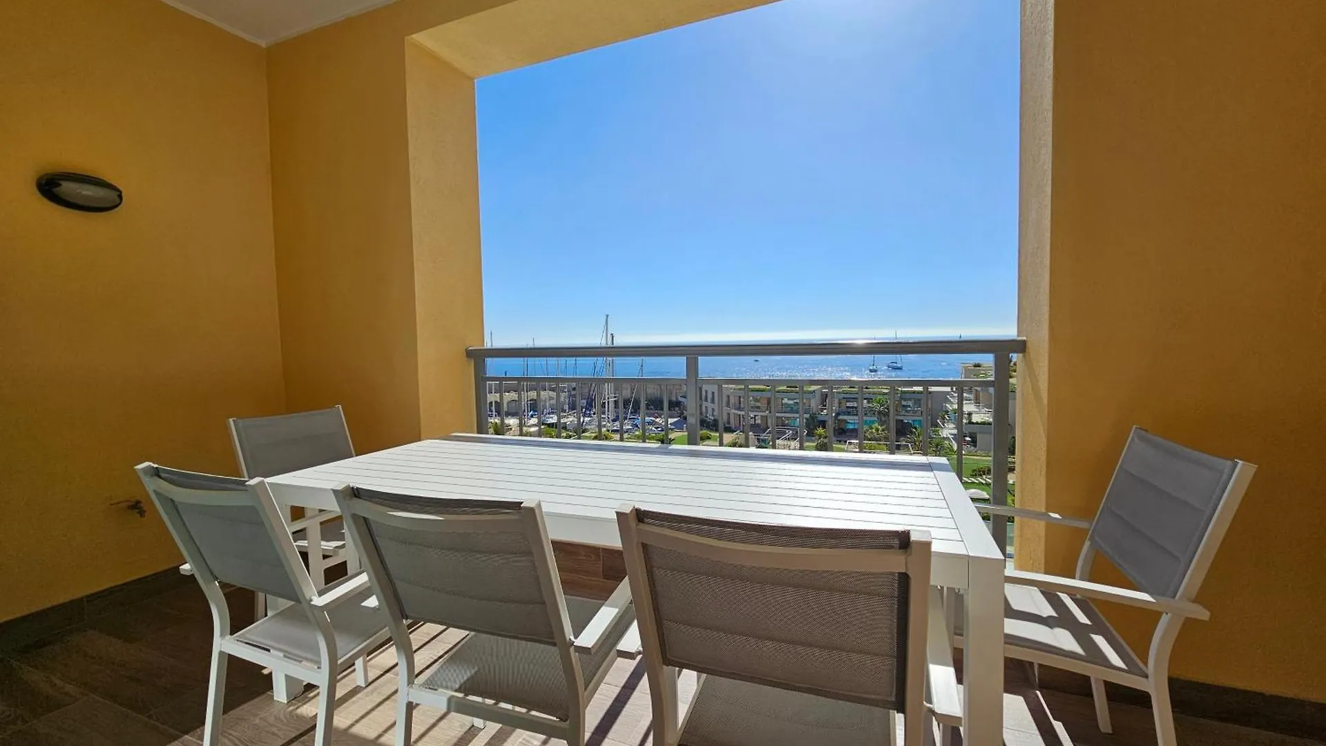 Stunning Seafront Portomaso Apartment Saint Julian's