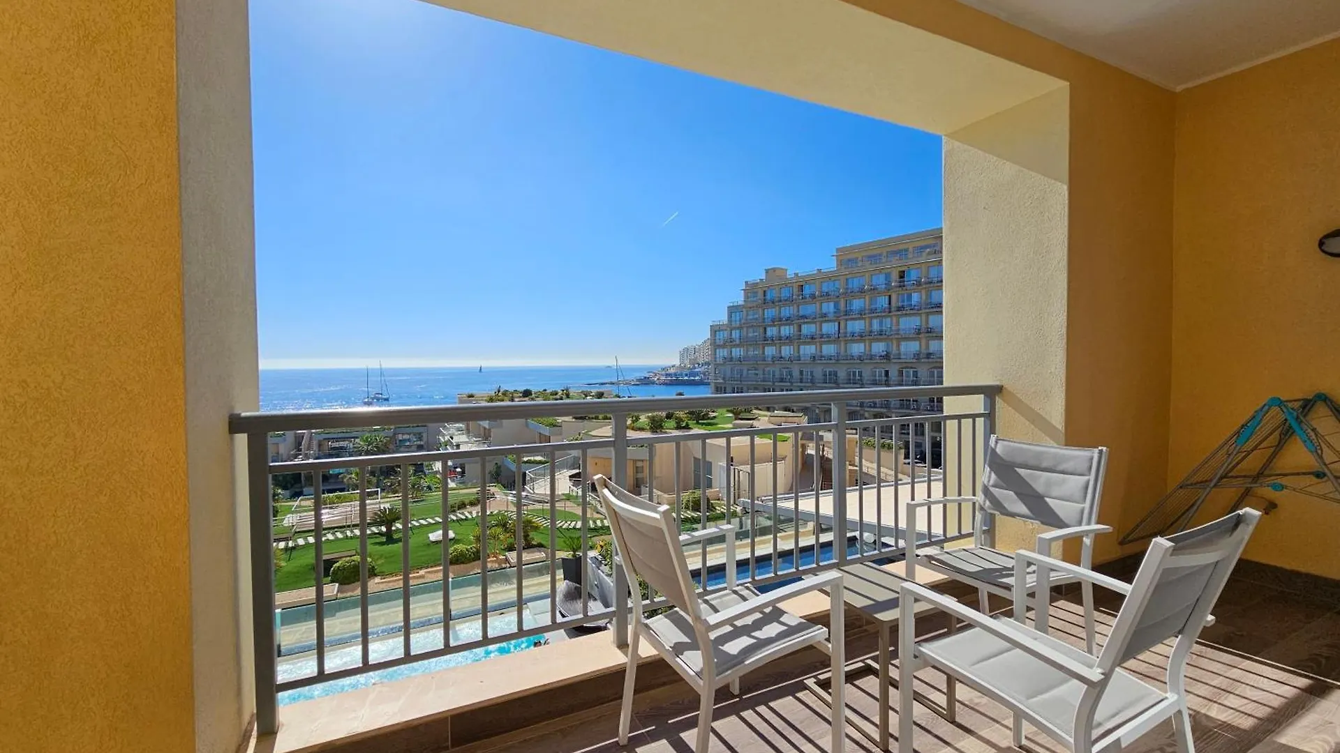 Stunning Seafront Portomaso Apartment Saint Julian's Malta