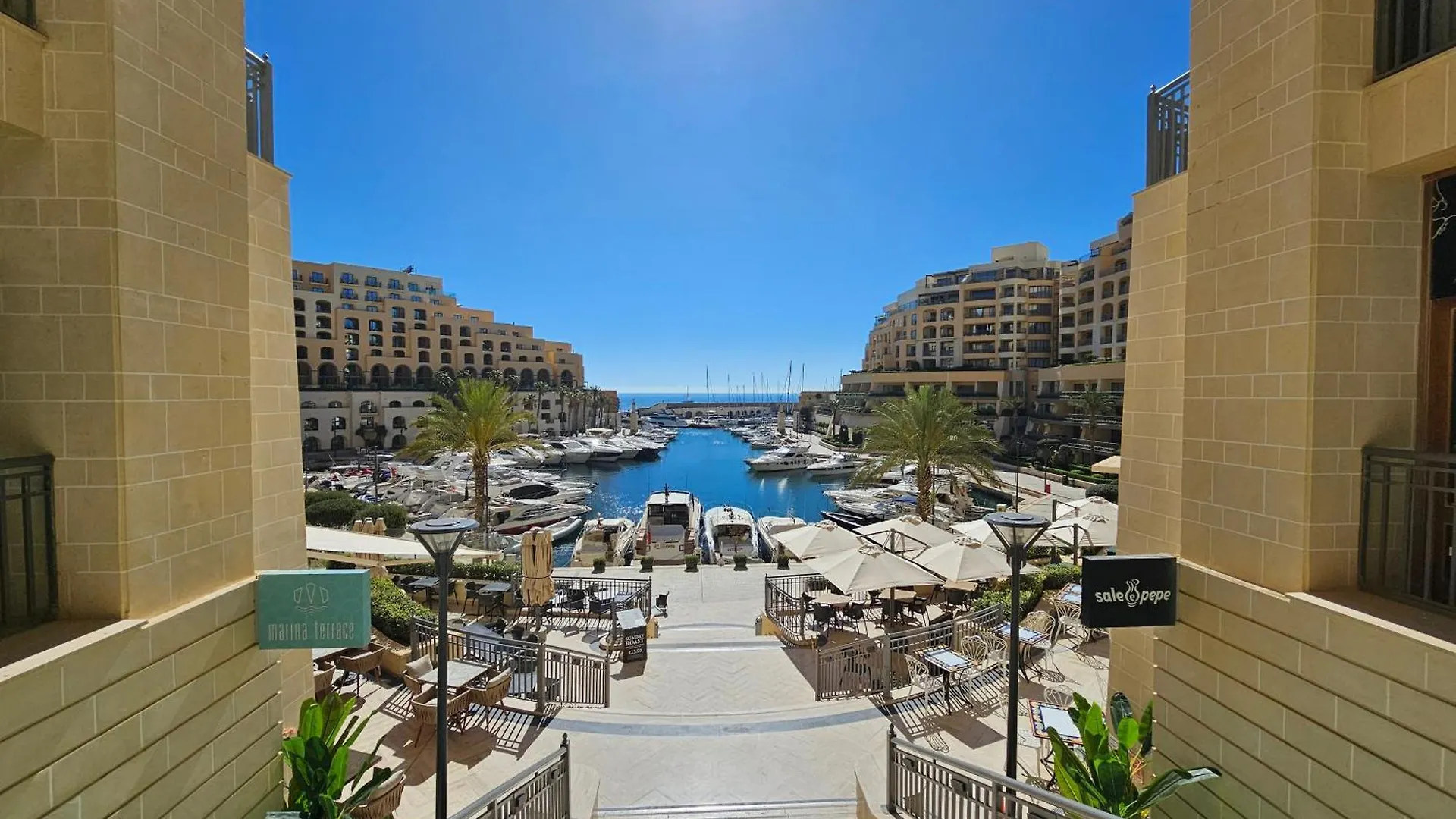 Stunning Seafront Portomaso Apartment Saint Julian's 0*,  Malta