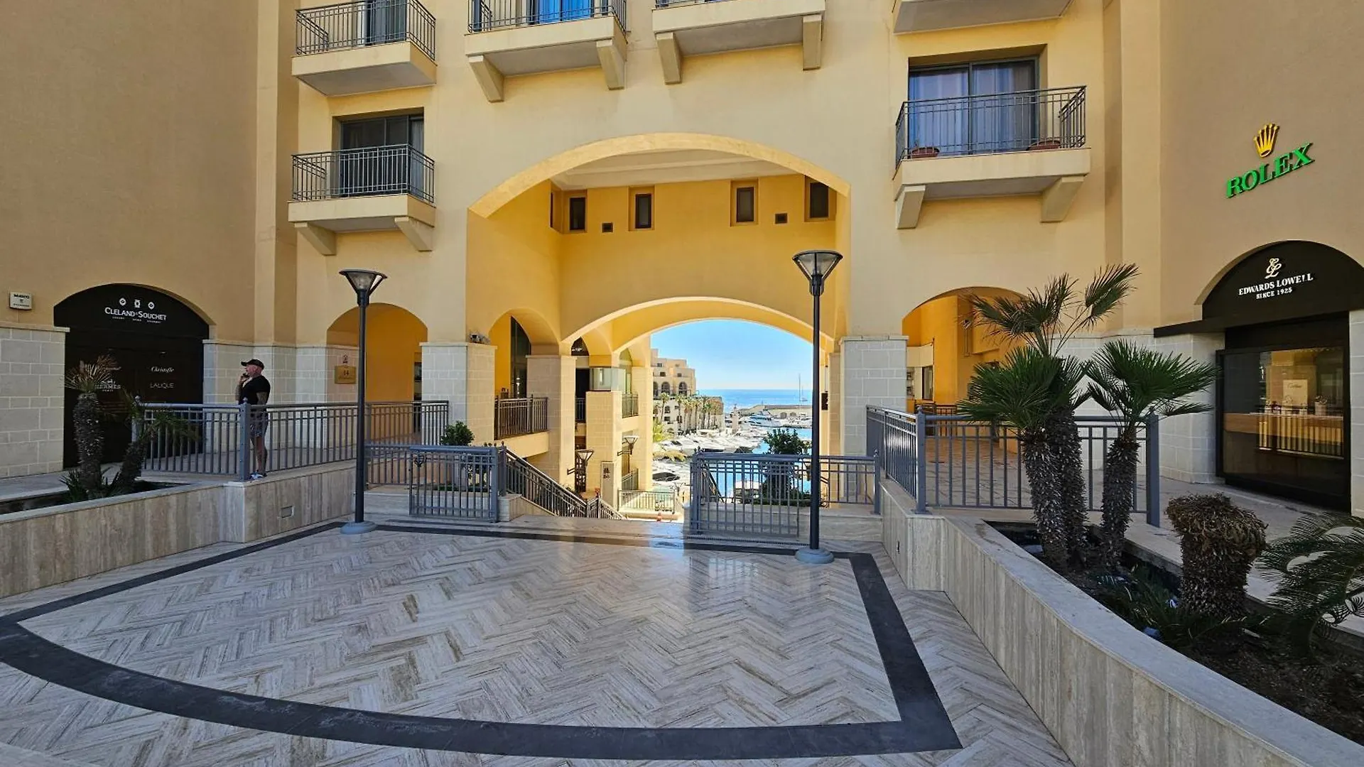 Stunning Seafront Portomaso Apartment Saint Julian's
