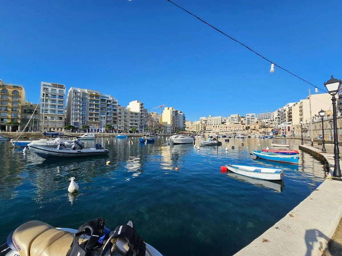Stunning Seafront Portomaso Apartment St. Julian's