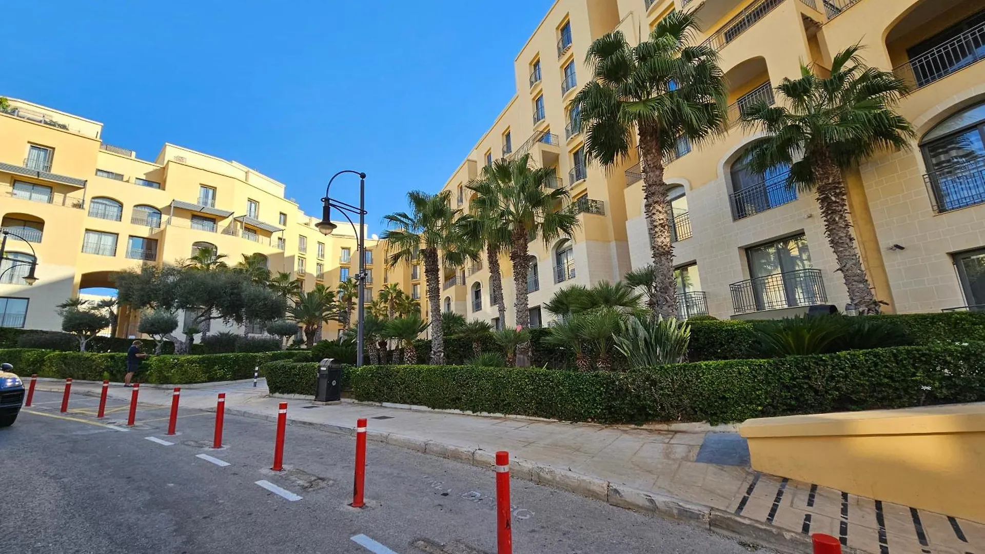 Stunning Seafront Portomaso Apartment San Giuliano