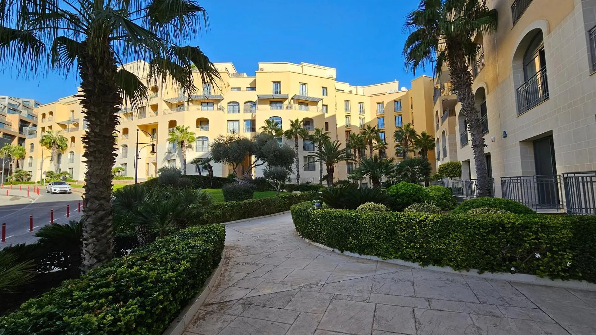 Stunning Seafront Portomaso Apartment San Giuliano 0*,  Malta